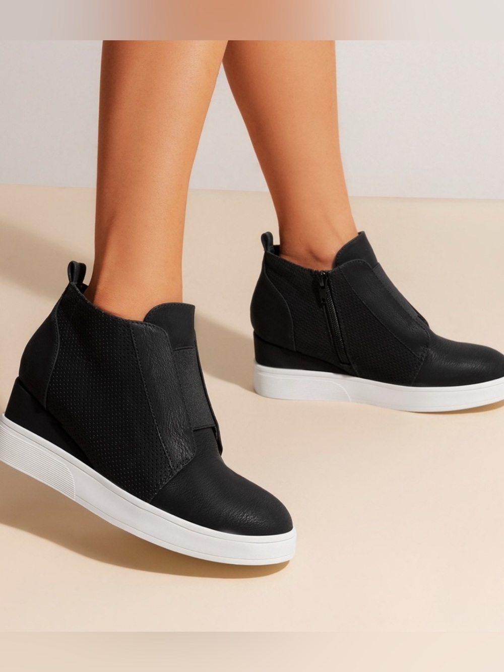 New Jessica Carlyle Black Wedge Ankle Boots with Side Zipper Size 9
